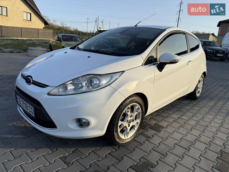 Хэтчбек Ford Fiesta 2011 в 