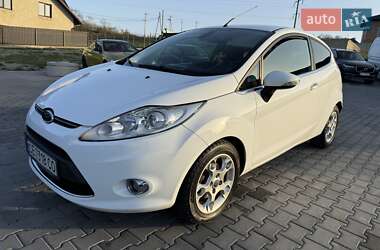 Хэтчбек Ford Fiesta 2011 в 