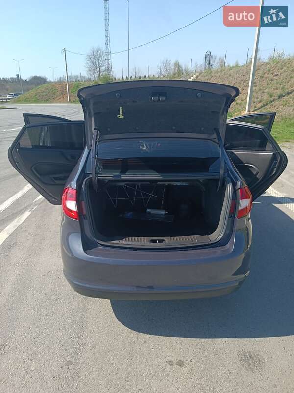 Седан Ford Fiesta 2012 в Полтаве