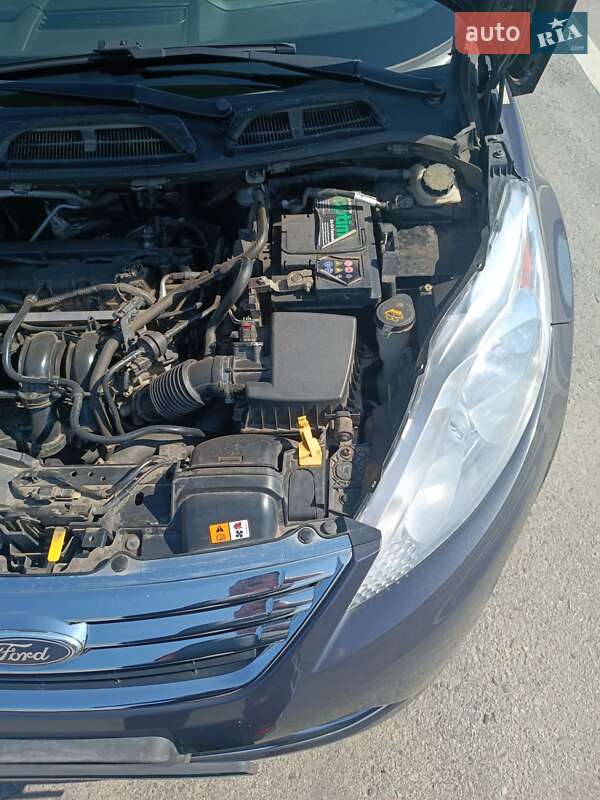 Седан Ford Fiesta 2012 в Полтаве