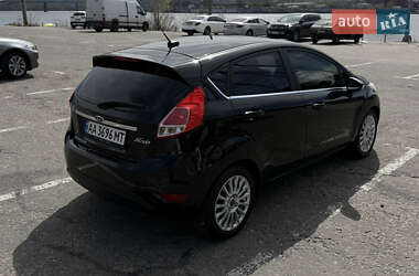 Хэтчбек Ford Fiesta 2016 в 