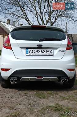 Хэтчбек Ford Fiesta 2012 в 