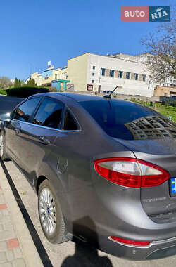 Седан Ford Fiesta 2013 в 