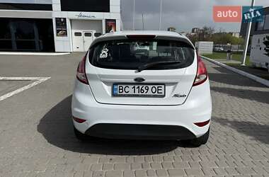 Хэтчбек Ford Fiesta 2013 в 