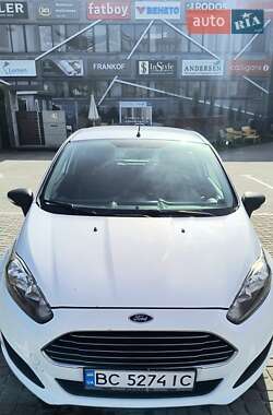 Хэтчбек Ford Fiesta 2015 в 
