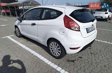 Хэтчбек Ford Fiesta 2015 в 