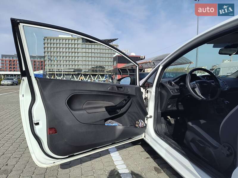 Хэтчбек Ford Fiesta 2015 в Львове фото 23 Хэтчбек Ford Fiesta 2015 в Львове