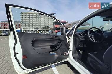 Хэтчбек Ford Fiesta 2015 в 
