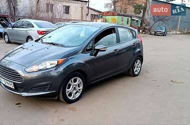 Хэтчбек Ford Fiesta 2016 в 