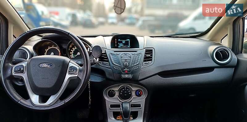 Хэтчбек Ford Fiesta 2016 в Киеве