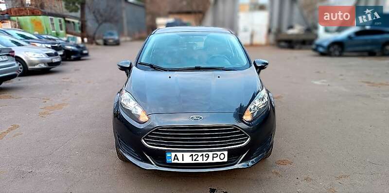 Хэтчбек Ford Fiesta 2016 в Киеве