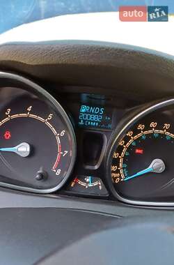 Хэтчбек Ford Fiesta 2015 в 