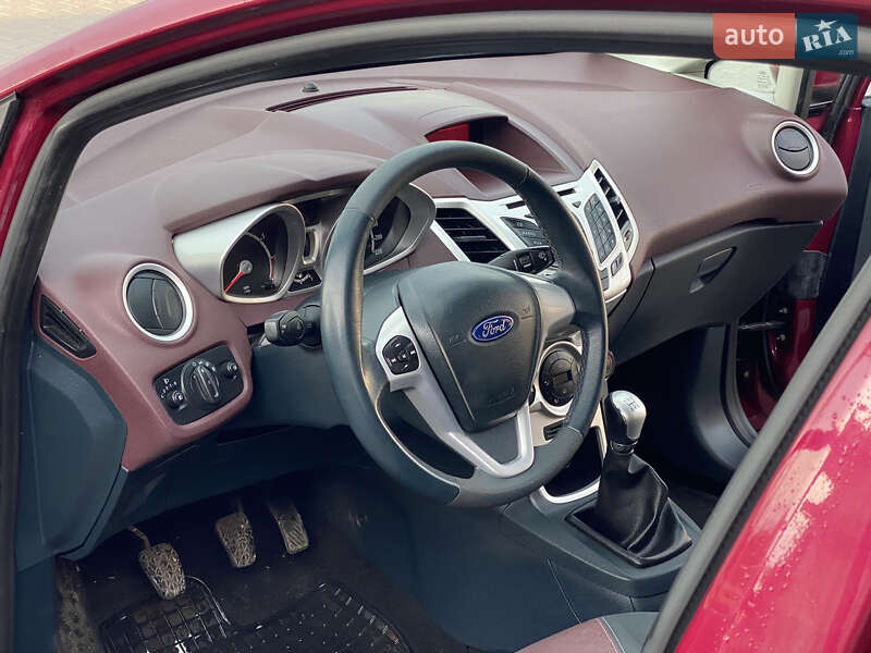 Хэтчбек Ford Fiesta 2009 в Ирпене