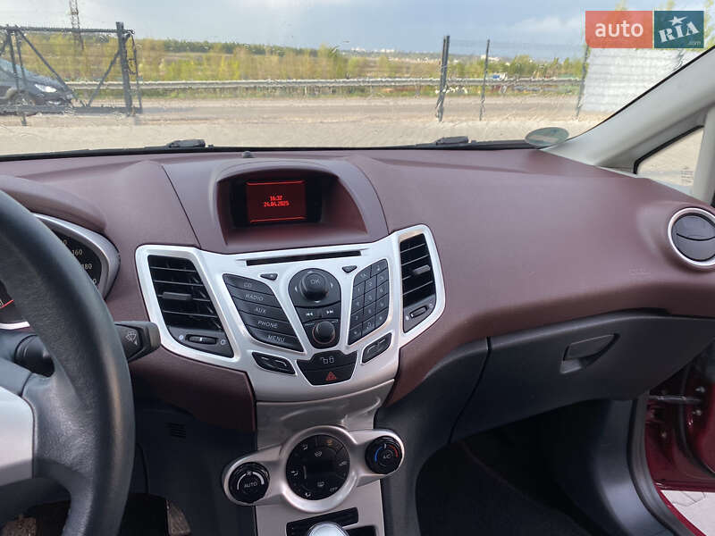 Хэтчбек Ford Fiesta 2009 в Ирпене