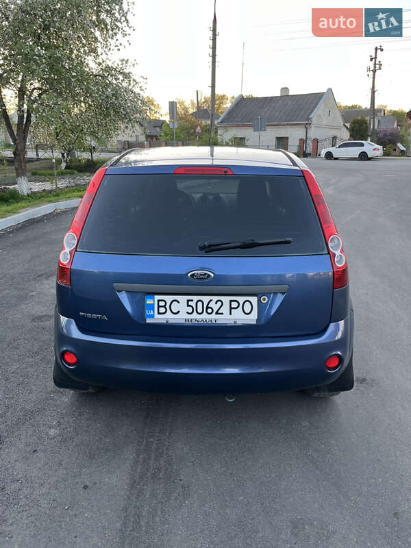 Хетчбек Ford Fiesta 2006 в Городку