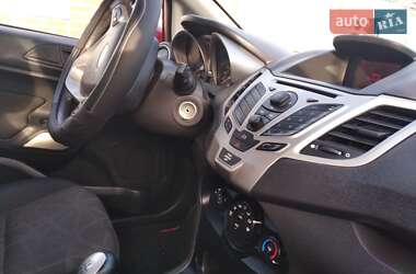 Седан Ford Fiesta 2013 в 