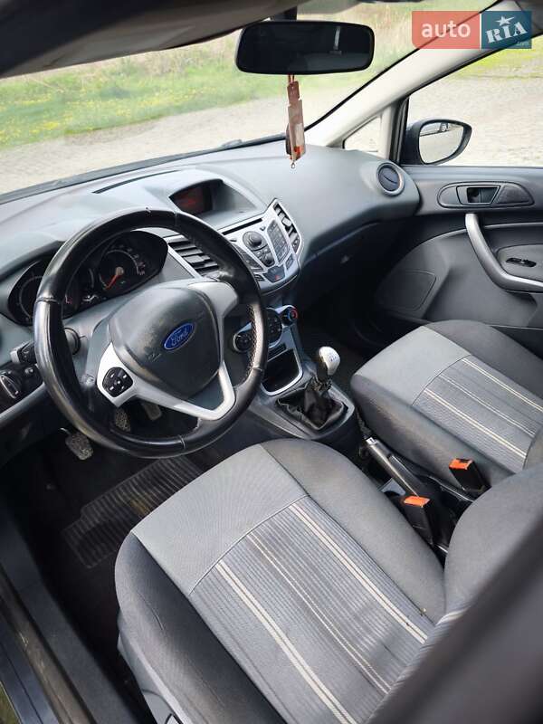 Хэтчбек Ford Fiesta 2010 в Львове