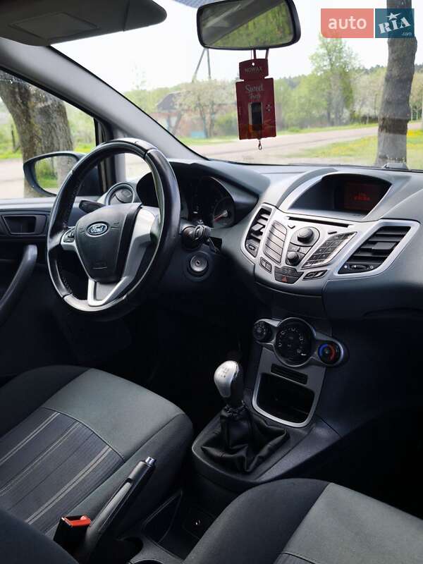 Хэтчбек Ford Fiesta 2010 в Львове