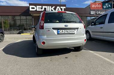 Хэтчбек Ford Fiesta 2007 в 