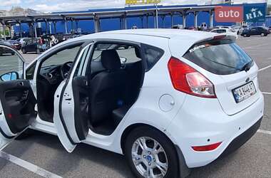 Хэтчбек Ford Fiesta 2013 в 