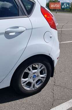 Хэтчбек Ford Fiesta 2013 в 