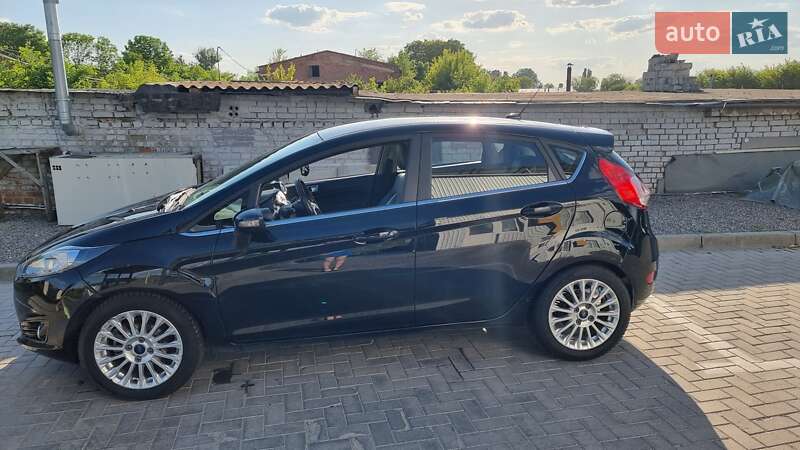 Хэтчбек Ford Fiesta 2016 в Виннице