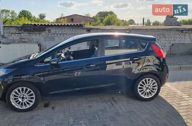Хетчбек Ford Fiesta 2016 в 