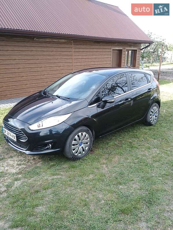 Хэтчбек Ford Fiesta 2013 в 
