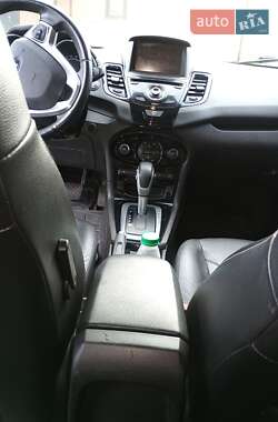Хэтчбек Ford Fiesta 2013 в 