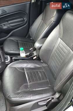 Хэтчбек Ford Fiesta 2013 в 