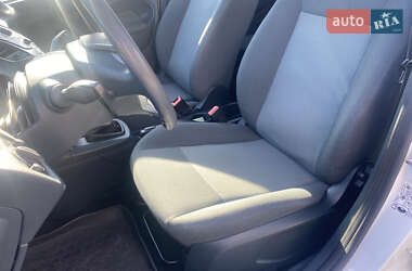 Хэтчбек Ford Fiesta 2012 в 