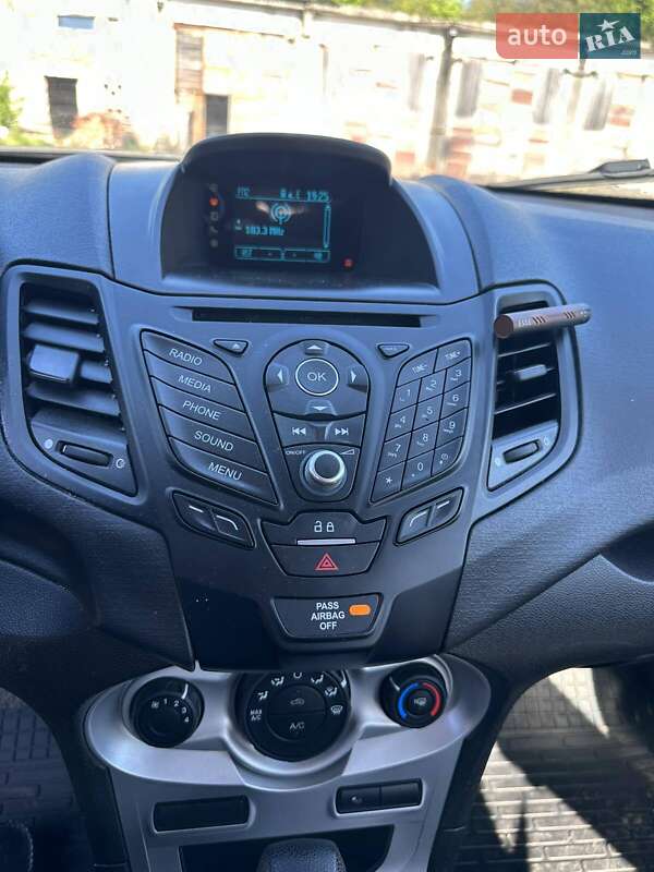 Хэтчбек Ford Fiesta 2017 в Стрые