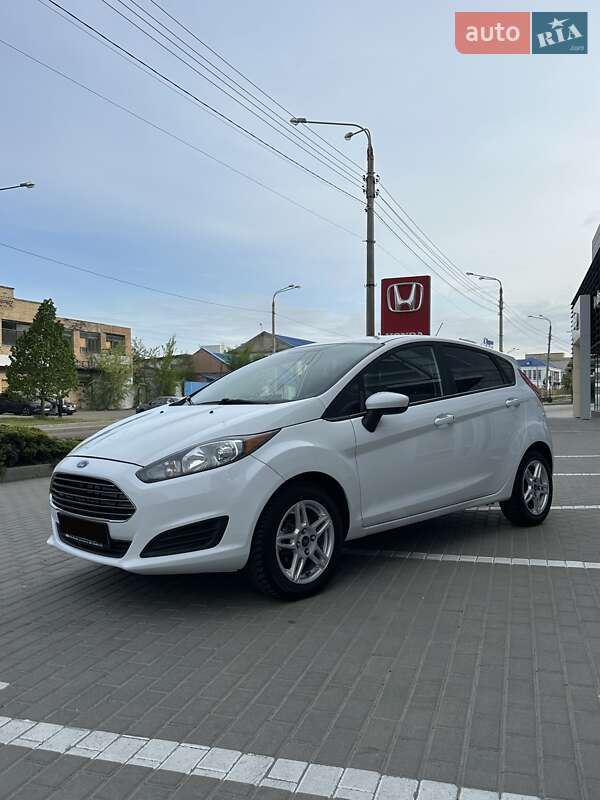 Хетчбек Ford Fiesta 2019 в Києві