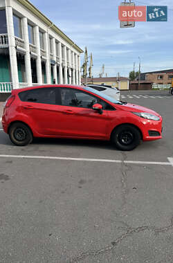 Хэтчбек Ford Fiesta 2016 в 