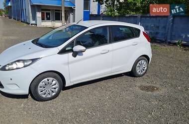 Хэтчбек Ford Fiesta 2011 в 