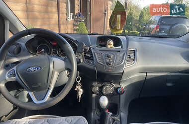 Хэтчбек Ford Fiesta 2012 в 