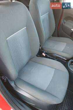 Хэтчбек Ford Fiesta 2012 в 
