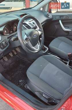 Хэтчбек Ford Fiesta 2012 в 
