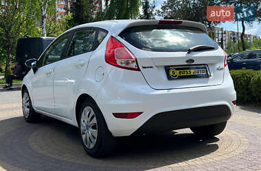 Хетчбек Ford Fiesta 2016 в 