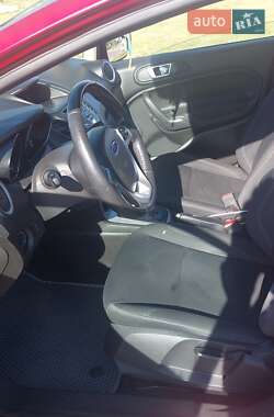 Седан Ford Fiesta 2016 в 