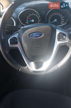 Седан Ford Fiesta 2016 в 
