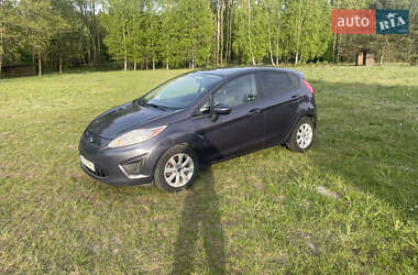 Хетчбек Ford Fiesta 2012 в 