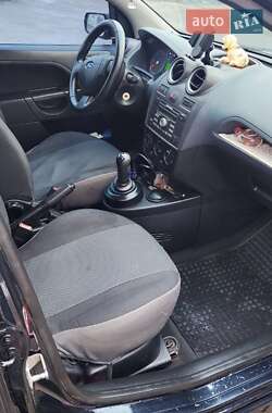 Хетчбек Ford Fiesta 2008 в 