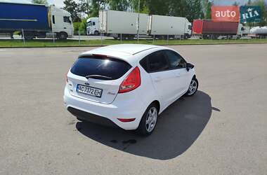 Хэтчбек Ford Fiesta 2012 в 