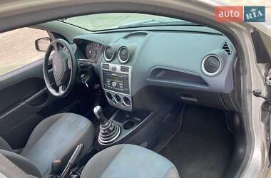 Хэтчбек Ford Fiesta 2008 в 