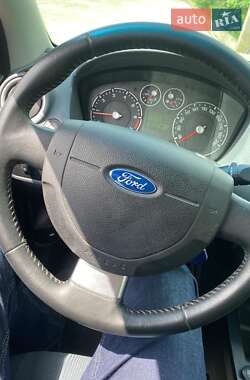 Хэтчбек Ford Fiesta 2008 в 
