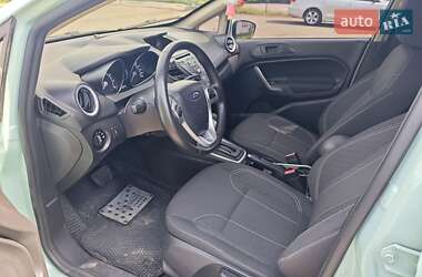 Хэтчбек Ford Fiesta 2017 в 