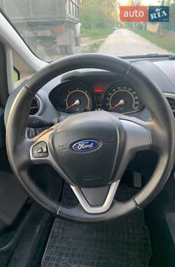 Хэтчбек Ford Fiesta 2009 в 