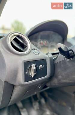 Хэтчбек Ford Fiesta 2006 в 