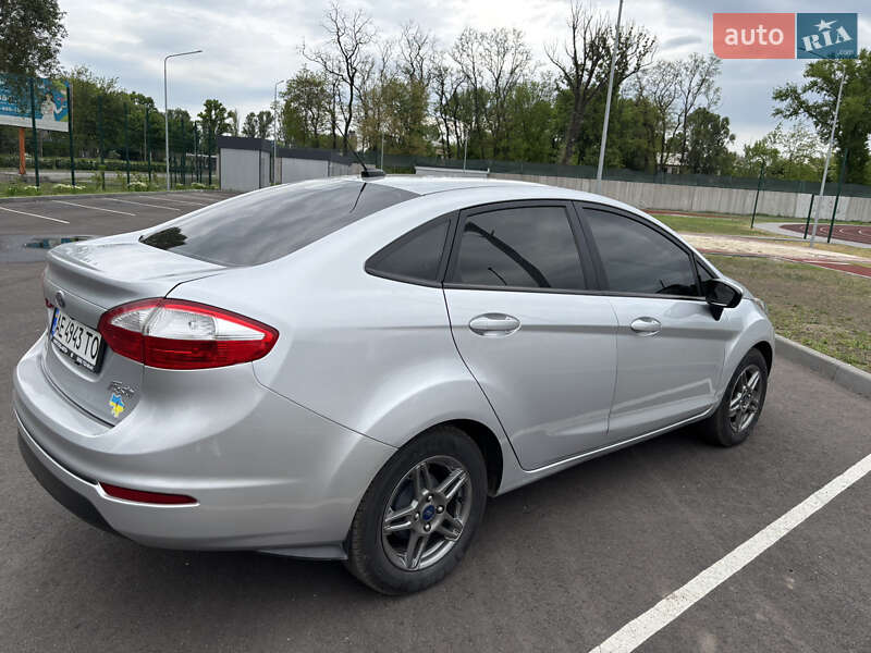Седан Ford Fiesta 2018 в Кам'янському